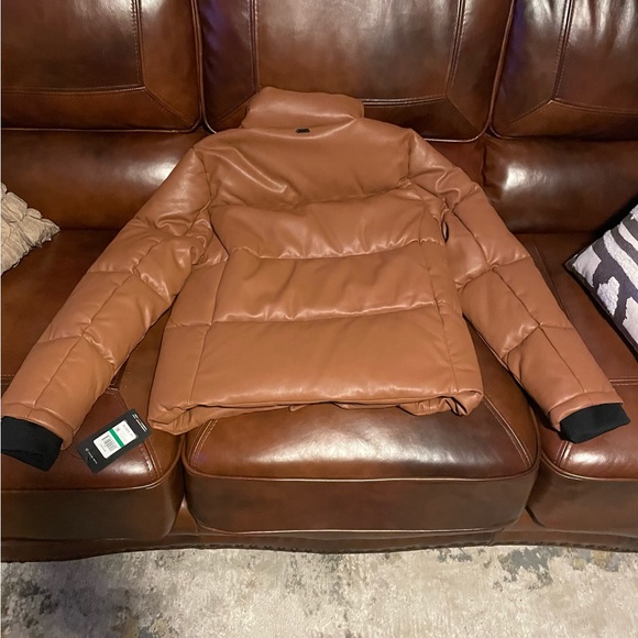 MNY performance Puffer jacket - Picture 2 of 5